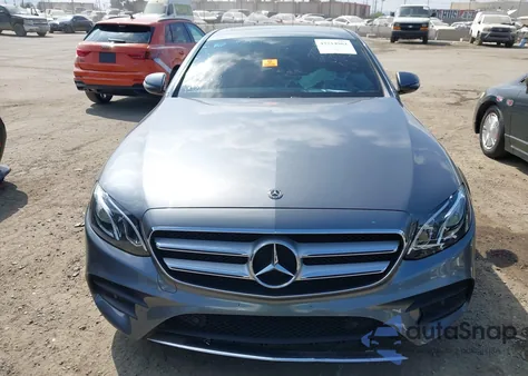 2018 Mercedes-Benz E 300 z USA, uszkodzony, nr VIN WDDZF4JB8JA434973